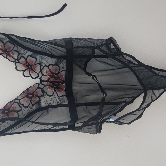 Floral Embroidered Sheer Halter Bodysuit Lingerie - Black and Pink - Picture 4 of 5